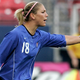 Illustration for article titled Hope Solo Goes on a Twitter Rant About Commentator Brandi Chastain’s Soccer Ignorance